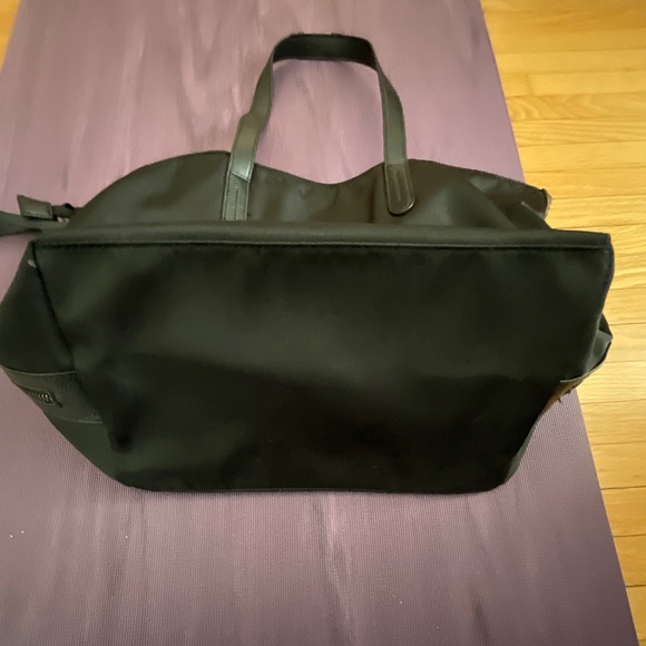 Ladies GUC handbag. - Picture 6 of 7